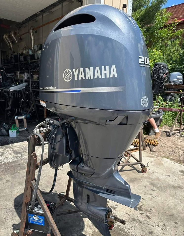 Yamaha Outboard Engine